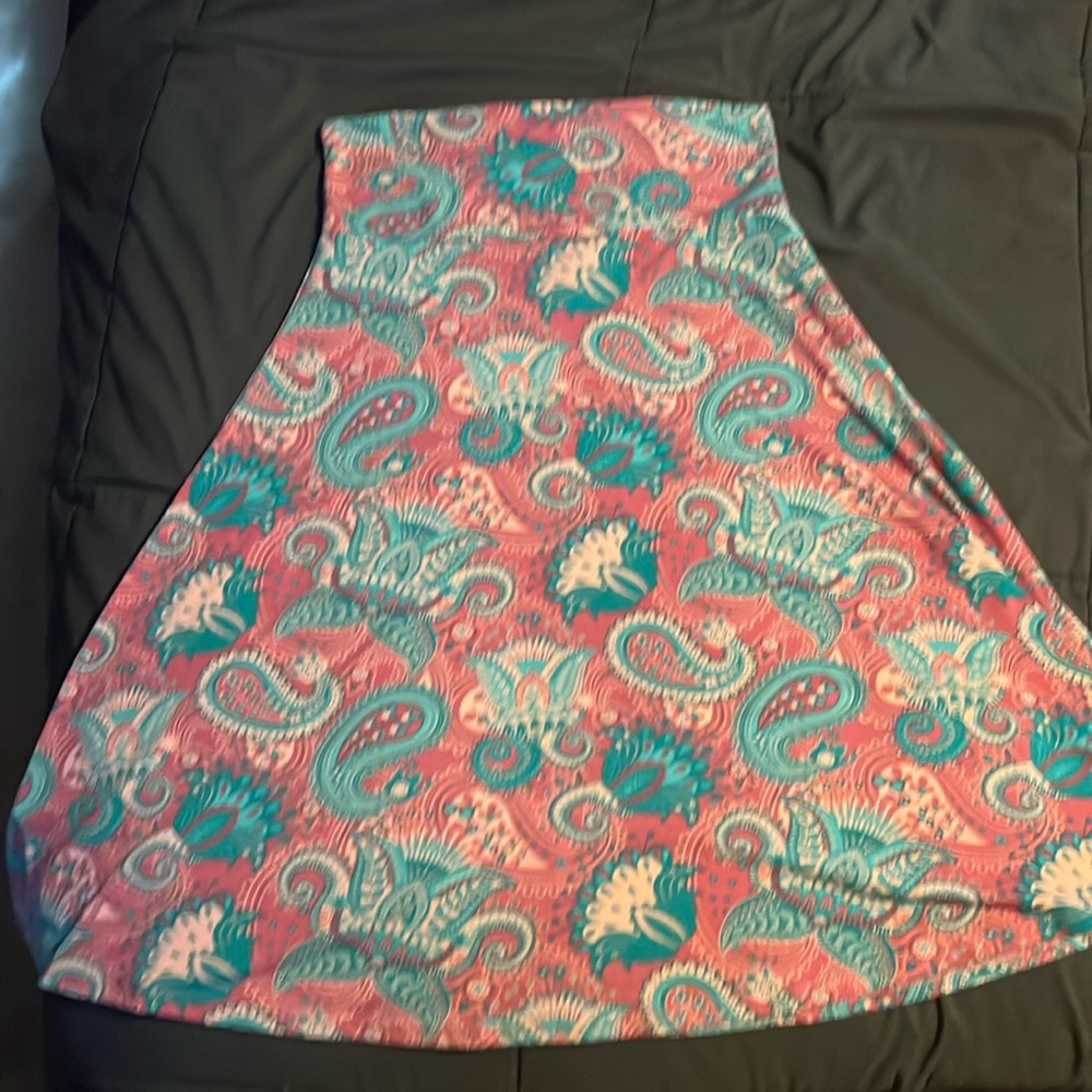 Lularoe skirt.